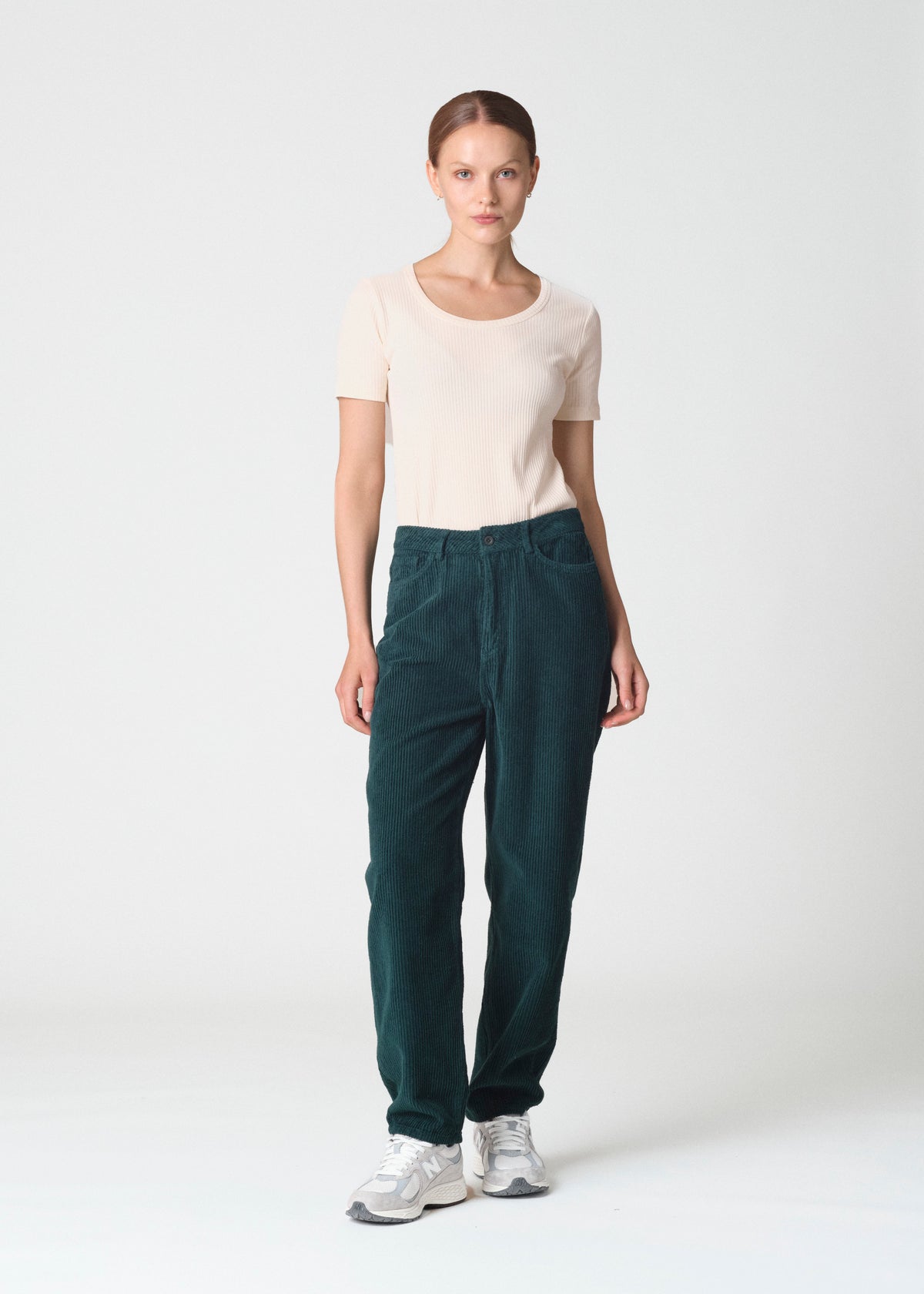 Klitmøller Collective ApS Gwen jumbo corduroy pants GOTS Pants Moss Green