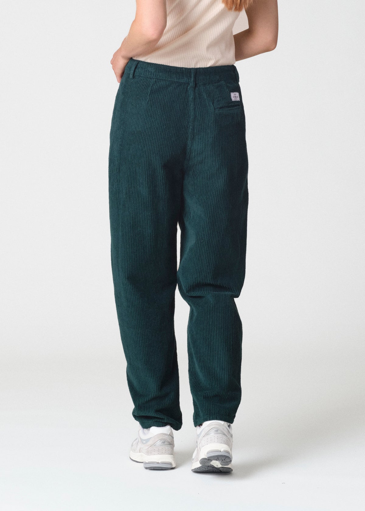 Klitmøller Collective ApS Gwen jumbo corduroy pants GOTS Pants Moss Green