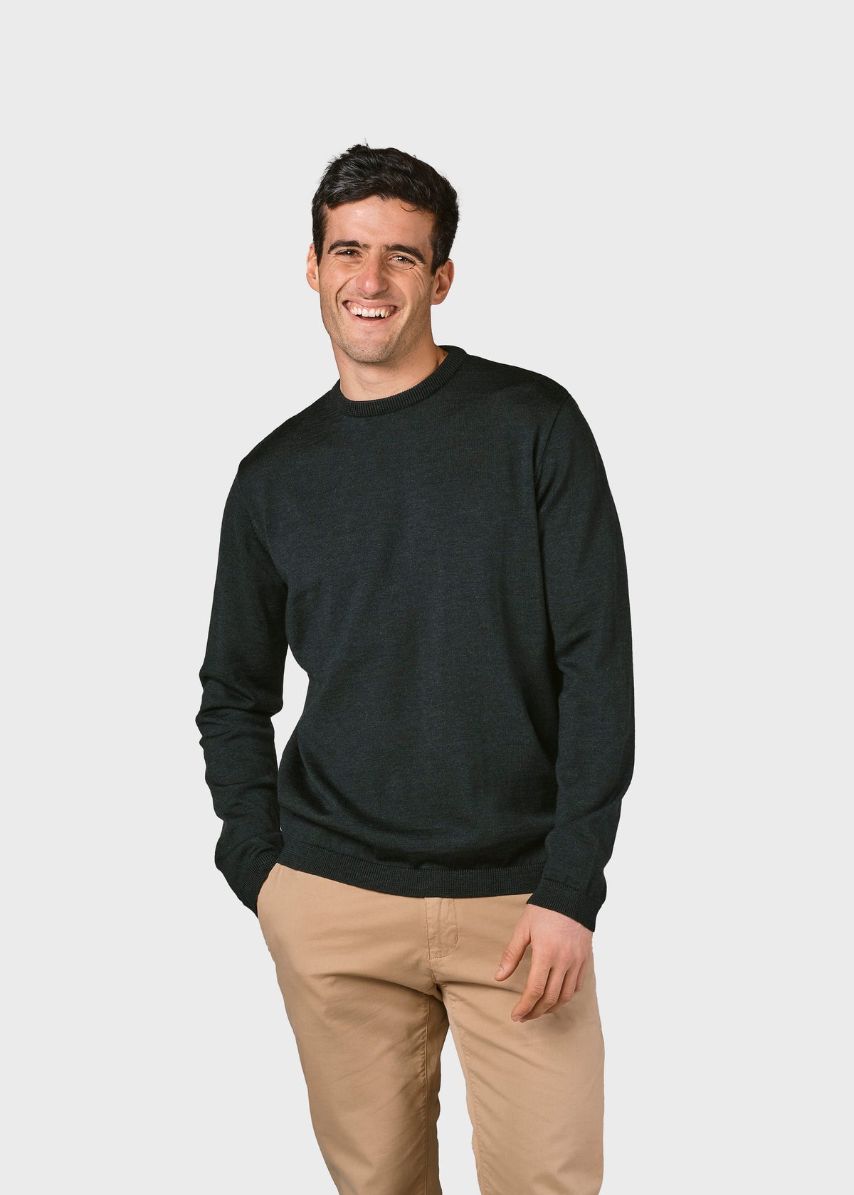 Klitmøller Collective ApS Mens basic merino knit Knitted sweaters Olive