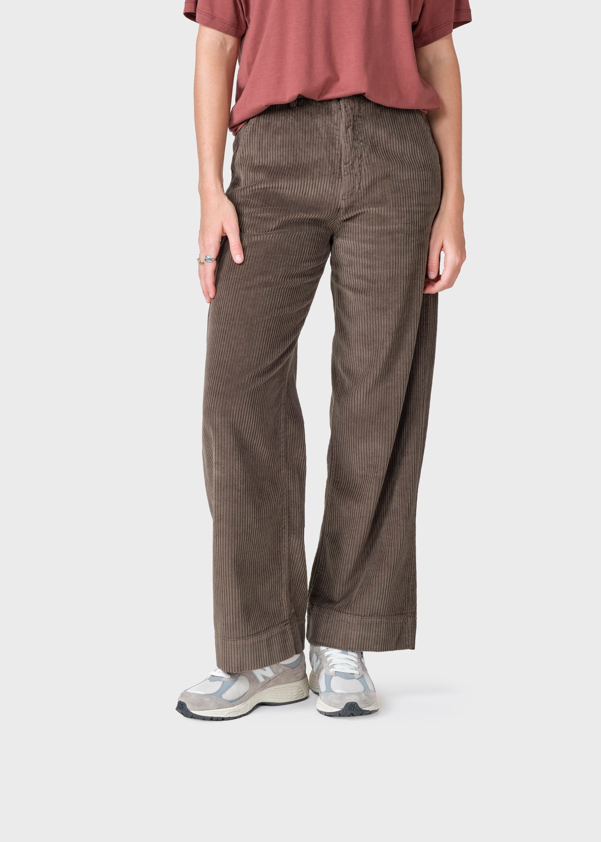 Klitmøller Collective ApS Lydia jumbo corduroy pants Pants Taupe