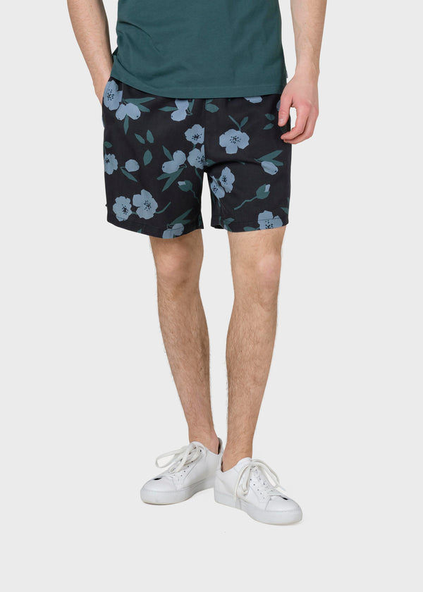 Klitmøller Collective ApS Mason shorts  Walkshorts Black bottom/moss green/sky blue flowers