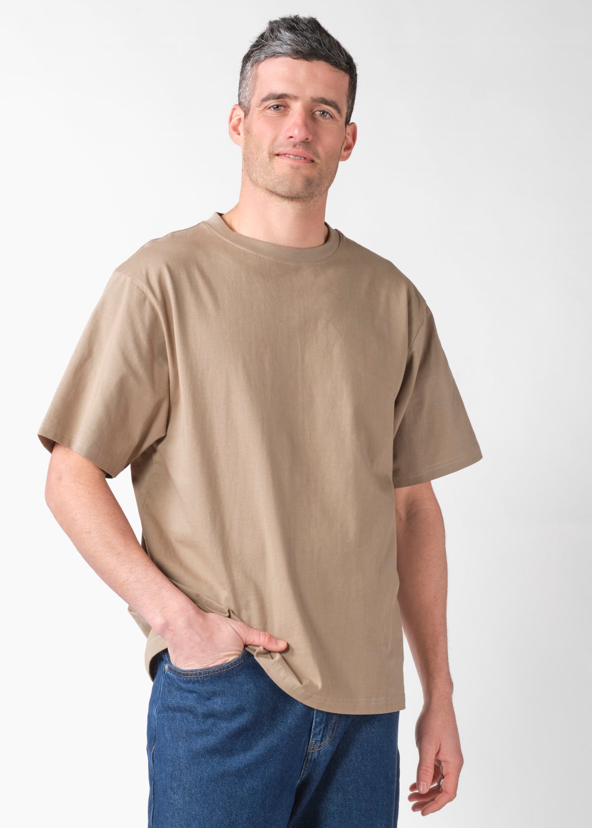 Klitmøller Collective ApS Mens boxy tee OCS T-Shirts Cashew