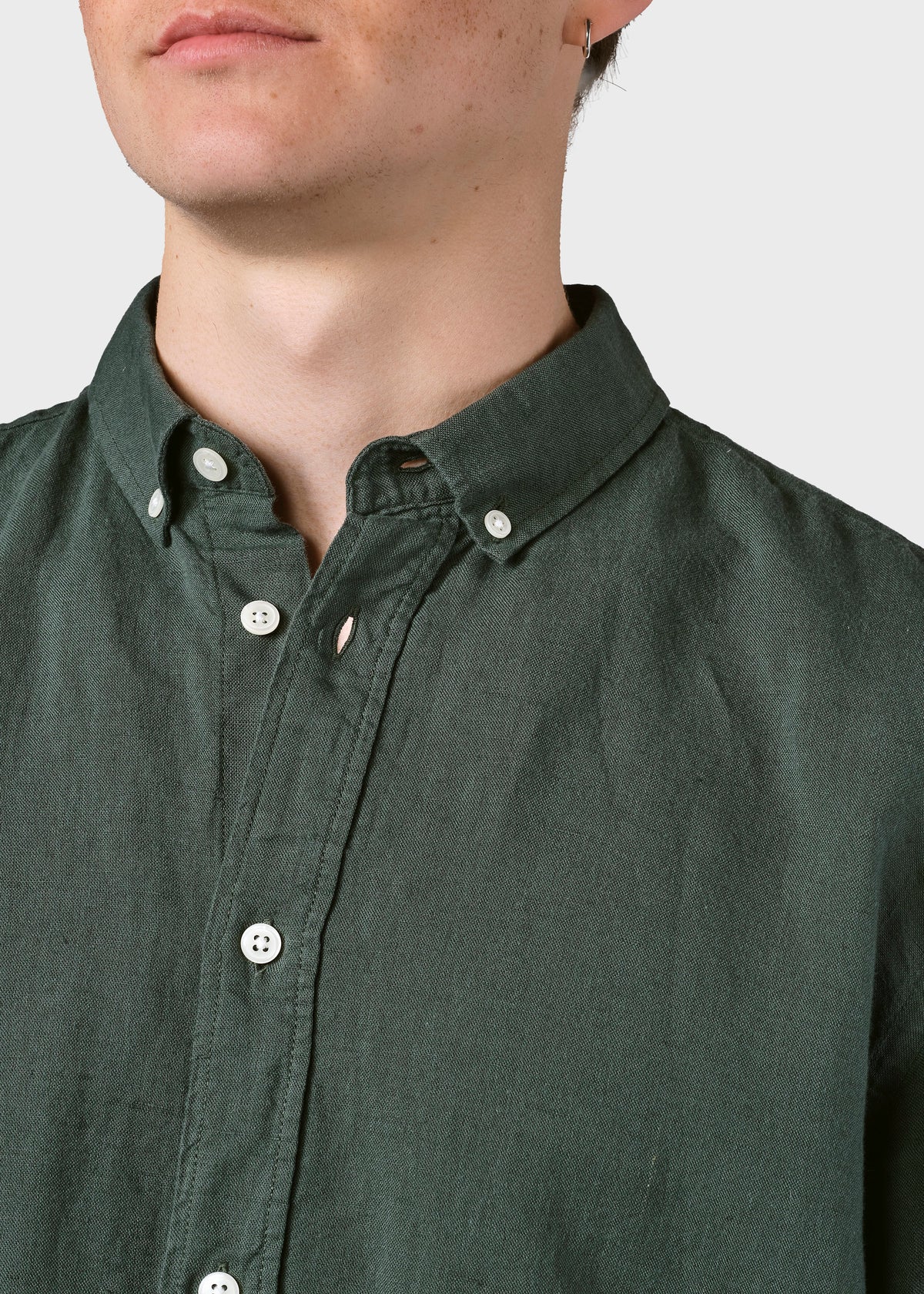 Klitmøller Collective ApS Mikkel linen shirt Shirts Olive