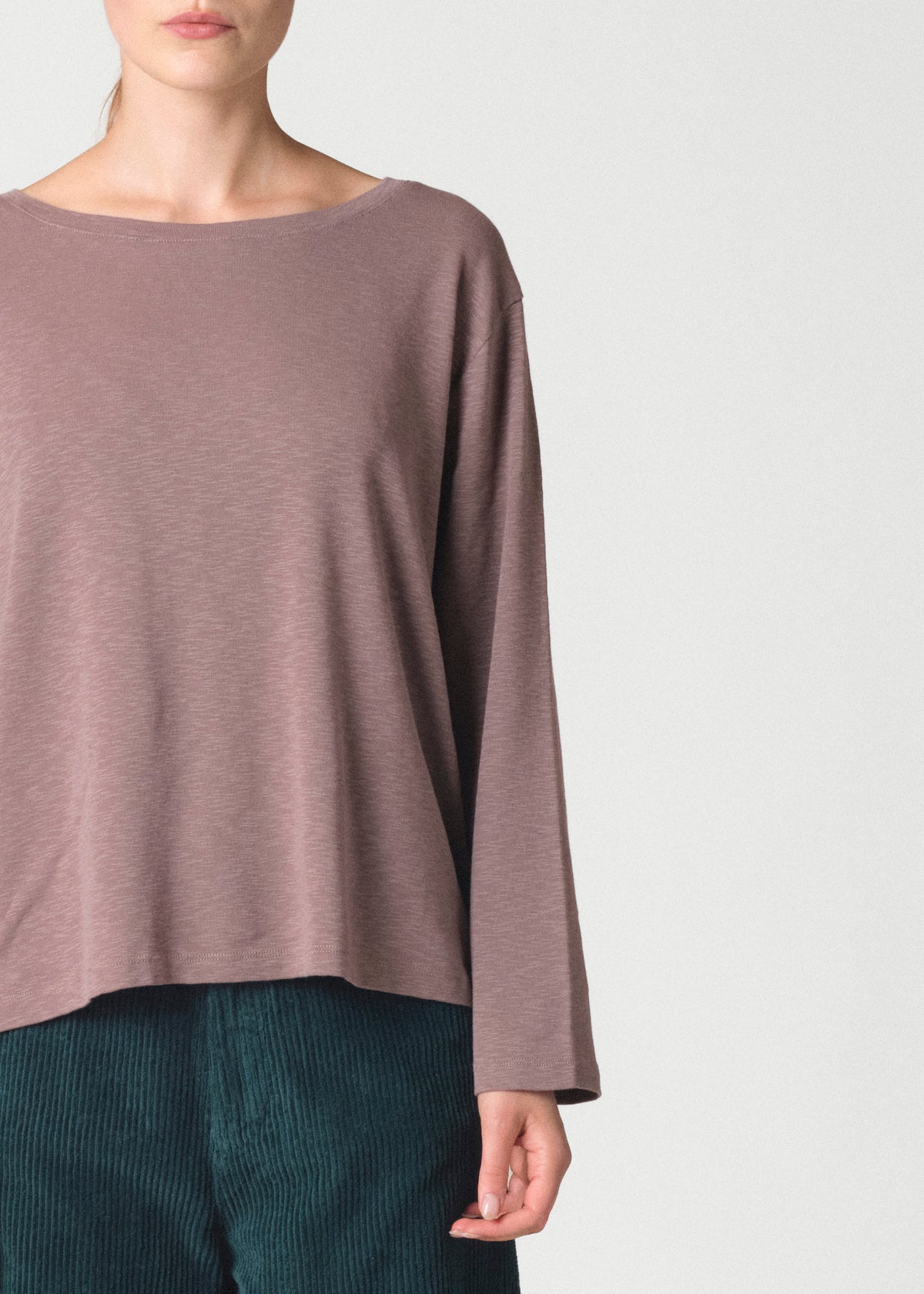 Klitmøller Collective ApS Mila wide neck L/S tee OCS T-Shirts Taupe